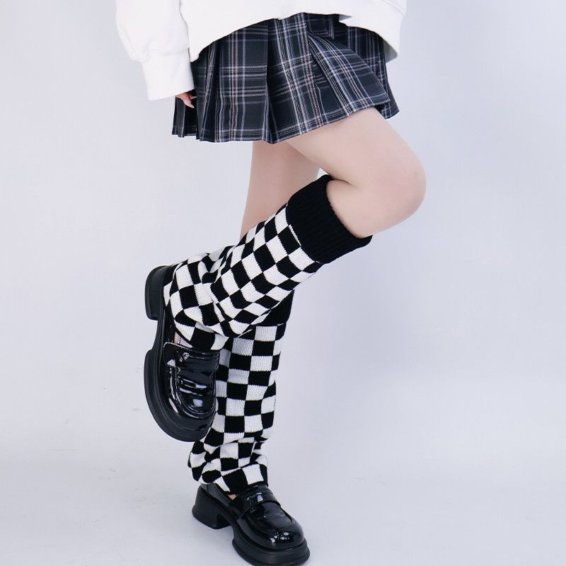 Black White Checkered Leg Warm - Boot Sock Slouchy ulasan dan harga