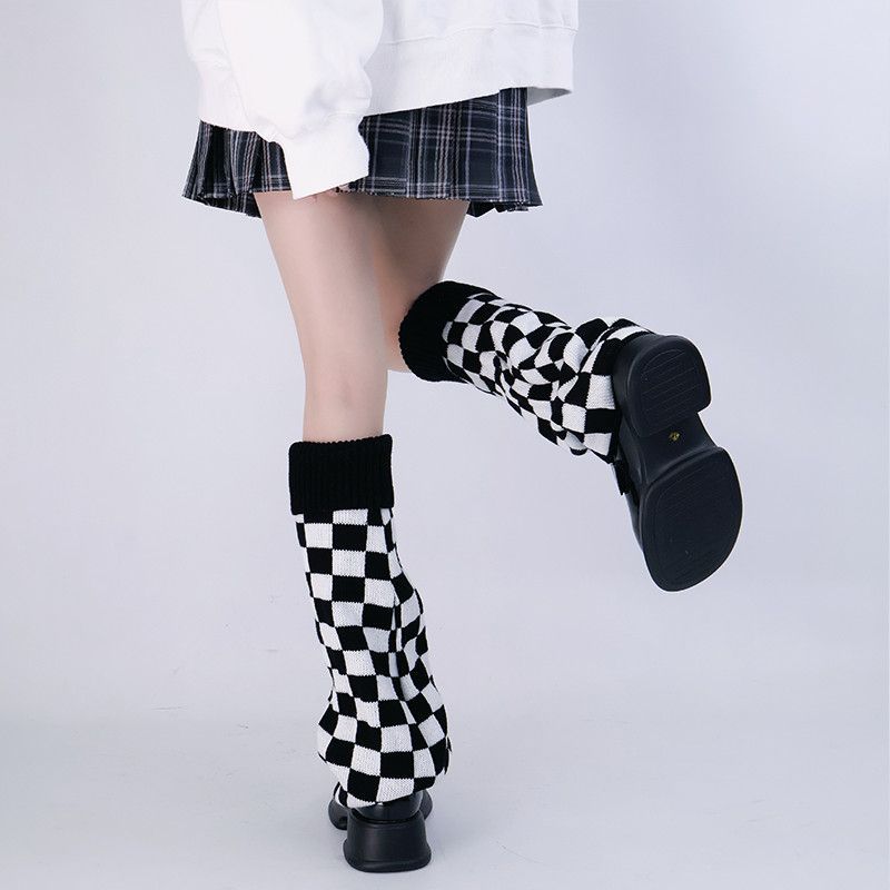 Black White Checkered Leg Warm - Boot Sock Slouchy ulasan dan harga